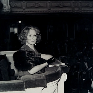 Орлова в театре 2000